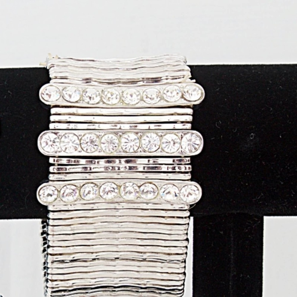 Silver Toned Statement Piece Stretch Bracelet